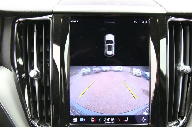 Volvo XC60 2.0 B4 Momen Bns