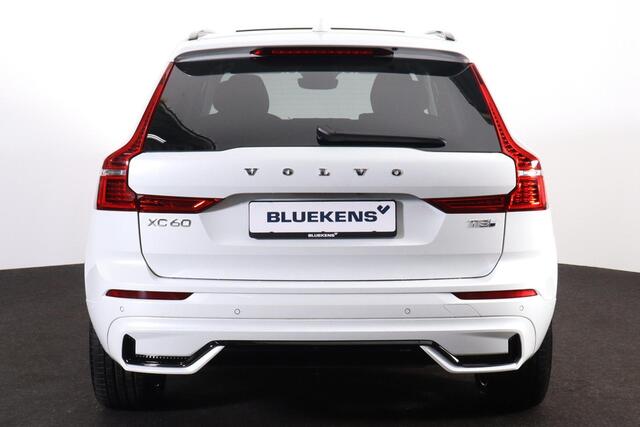 Volvo XC60 T8 Recharge AWD Ultra Dark - Panorama/schuifdak - IntelliSafe Assist & Surround - 360º Camera - Bowers & Wilkins audio - Adaptieve LED koplampen - Verwarmde voorstoelen, stuur & achterbank - Parkeersensoren voor & achter - Elektr. bedienb. voorstoelen met