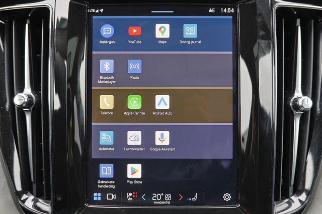 Volvo XC60 T8 Recharge AWD Ultra Dark - Panorama/schuifdak - IntelliSafe Assist & Surround - 360º Camera - Bowers & Wilkins audio - Adaptieve LED koplampen - Verwarmde voorstoelen, stuur & achterbank - Parkeersensoren voor & achter - Elektr. bedienb. voorstoelen met