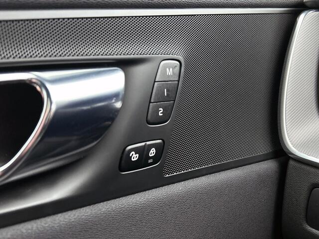 Volvo XC60 2.0 T6 R-Design | Panorama dak | BLIS | Rijklaar |