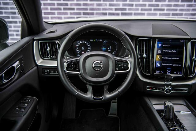 Volvo XC60 2.0 T6 Plug-in hybrid AWD R-Design | Adaptieve Cruise Control | BLIS | Stoel en Stuurverwarming | Parkeer Camera | Power Seats |