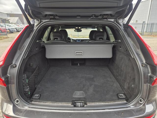 Volvo XC60 2.0 T8 Plug-in hybrid AWD R-Design Dark Trekhaak/Adaptive/Stoelventilatie etc.