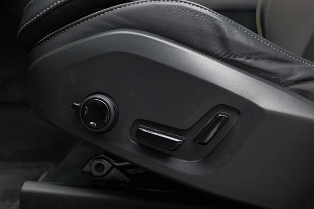 Volvo XC60 2.0 Recharge T8 AWD R-Design |Bomvoll|Pano|360 Camera|Luchtvering|Trekhaak|H&K|HUD|