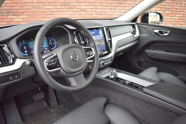 Volvo XC60 T6 350PK Plug-in hybrid AWD Plus Dark | Trekhaak | Lighting |