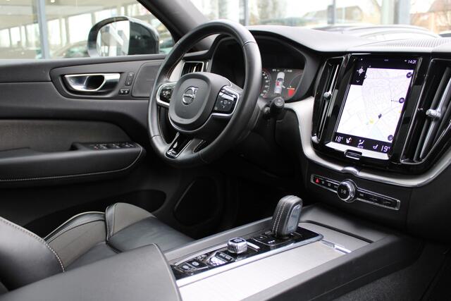 Volvo XC60 2.0 Recharge T6 AWD R-Design | Trekhaak | Adaptieve cruise | Panoramadak | H&K | Winterpack |