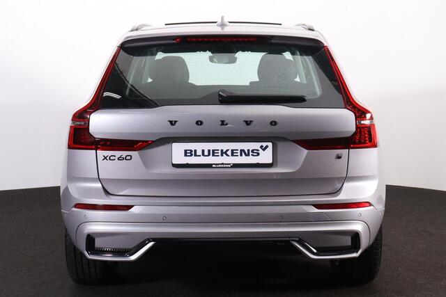 Volvo XC60 T6 Recharge AWD Ultra Dark - Panorama/schuifdak - IntelliSafe Assist & Surround - 360º Camera - Harman/Kardon audio - Adaptieve LED koplampen - Verwarmde voorstoelen, stuur & achterbank - Parkeersensoren voor & achter - Elektr. bedienb. voorstoelen met ge