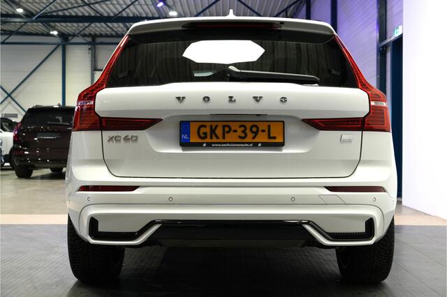 Volvo XC60 2.0 Recharge T6 AWD 293kW/399pk Aut8 Ultra Dark PARELMOER LAK + PANORAMADAK + HARMAN/KARDON + EL.TREKHAAK + PILOT ASSIST + 360 CAMERA + STOELMASSAGE&-KOELING + STUUR-&STOELVERWARMING + HEAD-UP + FULL LED + PARKSENSOREN + 21" LM-VELGEN!!