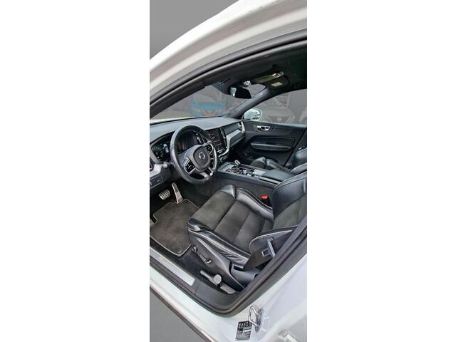 Volvo XC60 2.0 T5 AWD R-Design | Stoelverwarming V+A | Stuurverwarming | Adaptieve cruise | Standkachel | Volvo on Call | BLIS | Keyless entry/start | Apple carplay/android auto | 360° camera |