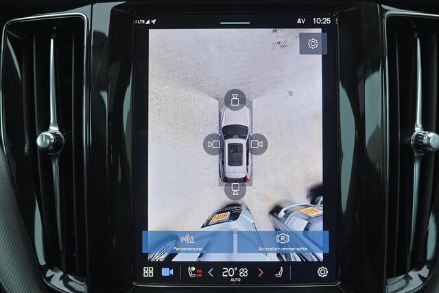 Volvo XC60 T6 Recharge AWD Plus Bright - Panorama/schuifdak - IntelliSafe Assist & Surround - 360º Camera - Harman/Kardon audio - Adaptieve LED koplampen - Verwarmde voorstoelen, stuur & achterbank - Parkeersensoren voor & achter - Elektr. bedienb. voorstoelen met g