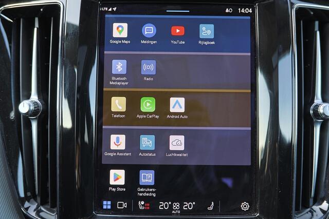 Volvo XC60 T8 Recharge AWD Plus Dark - Panorama/schuifdak - IntelliSafe Assist - Harman/Kardon audio - Adaptieve LED koplampen - Parkeercamera achter - Verwarmde voorstoelen, stuur & achterbank - Parkeersensoren voor & achter - Elektr. bedienb. voorstoelen met geheu