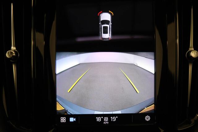 Volvo XC60 2.0 T6 Plug-in hybrid AWD Plus Dark | LIGHTNING PACK | FULL LED | PANORAMADAK | DAB | APPLE | CAMERA