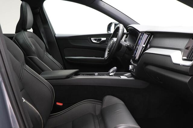 Volvo XC60 2.0 T6 Plug-in hybrid AWD Plus Dark | LIGHTNING PACK | FULL LED | PANORAMADAK | DAB | APPLE | CAMERA