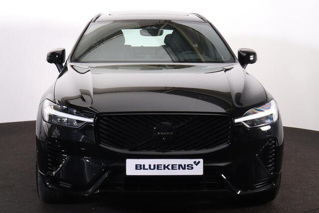 Volvo XC60 T6 Recharge AWD Ultra Black Edition - Luchtvering - Panorama/schuifdak - IntelliSafe Assist & Surround - 360º Camera - Bowers & Wilkins audio - Adaptieve LED koplampen - Verwarmde voorstoelen, stuur & achterbank - Parkeersensoren voor & achter - Elektr. b