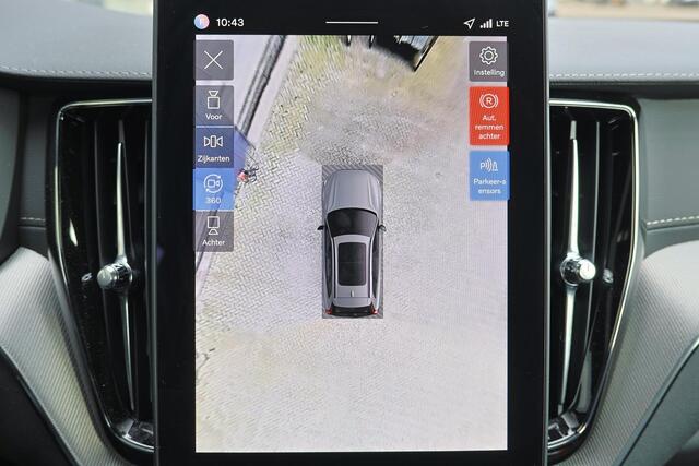 Volvo XC60 T6 Recharge AWD Ultra Black Edition - Luchtvering - Panorama/schuifdak - IntelliSafe Assist & Surround - 360º Camera - Bowers & Wilkins audio - Adaptieve LED koplampen - Verwarmde voorstoelen, stuur & achterbank - Parkeersensoren voor & achter - Elektr. b