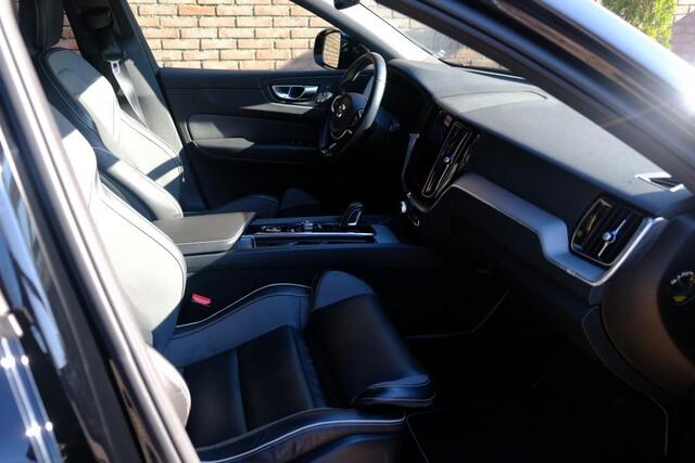 Volvo XC60 2.0 B5 250pk Aut. R-Design | Navi | App Connect | Adaptive Cruise | Camera | Stoelverwarming | Elektrische Achterklep