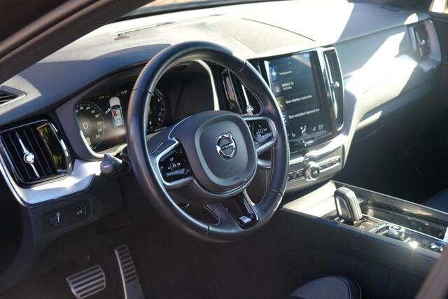 Volvo XC60 2.0 B5 250pk Aut. R-Design | Navi | App Connect | Adaptive Cruise | Camera | Stoelverwarming | Elektrische Achterklep
