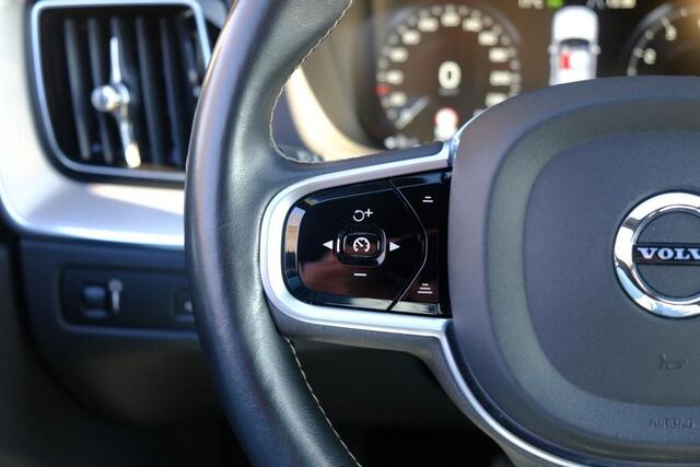 Volvo XC60 2.0 B5 250pk Aut. R-Design | Navi | App Connect | Adaptive Cruise | Camera | Stoelverwarming | Elektrische Achterklep