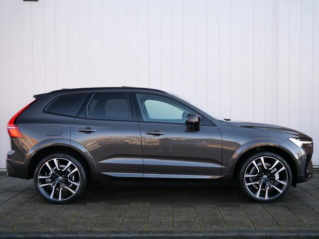 Volvo XC60 2.0 T8 Plug-in hybrid AWD Ultra Dark 455 Pk Automaat Navi / Leer / Pano-dak / Luchtvering / Trekhaak / DAB / Apple Carplay