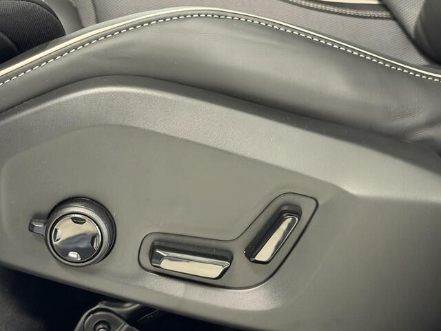 Volvo XC60 2.0 T6 Plug-in hybrid AWD Ultra Black Edition Facelift | Pano | 360 Camera | Leer | Winterpakket | Harman Kardon ( Vestiging - Nieuwegein )