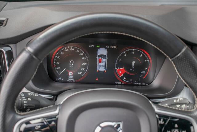 Volvo XC60 T5 AWD R-Design, Carplay, Keyless, Stoel & Stuurverwarming, Park Assist, Adaptive Cruise, Camera, Memory.