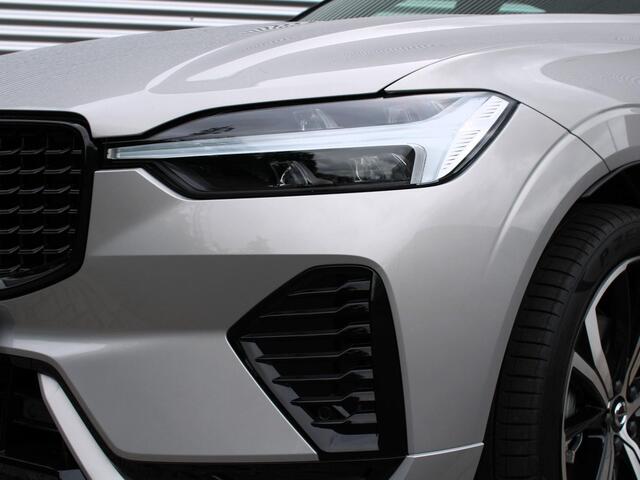 Volvo XC60 2.0 T6 Plug-in hybrid AWD Plus Dark Automaat / Panoramadak / 21" velgen / Trekhaak / Sportstoelen