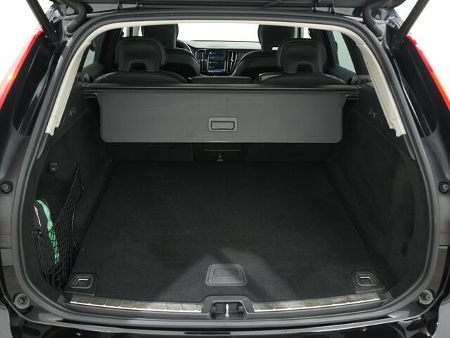 Volvo XC60 2.0 T6 PLUG-IN HYBRID 350PK AWD CORE BRIGHT AUT8 | Panoramadak | Climate Pack | Privacy Glass