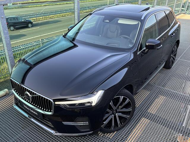 Volvo XC60 2.0 T6 Plug-in hybrid AWD Ultra Bright / Luchtvering / Trekhaak / Pano. dak / Massage stoelen / Elek. verstelbare stoelen / Geventileerde en verwarmde stoelen / Harman Kardon / 360 camera /