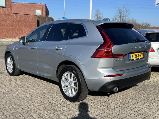 Volvo XC60 2.0 T8 390 pk AWD Momentum Navigatie Panoramdak Luchtvering Trekhaak Elek Stoel + Verwarming Pilot Assist Blis 360 Camera Head Up Carplay Getint Glas
