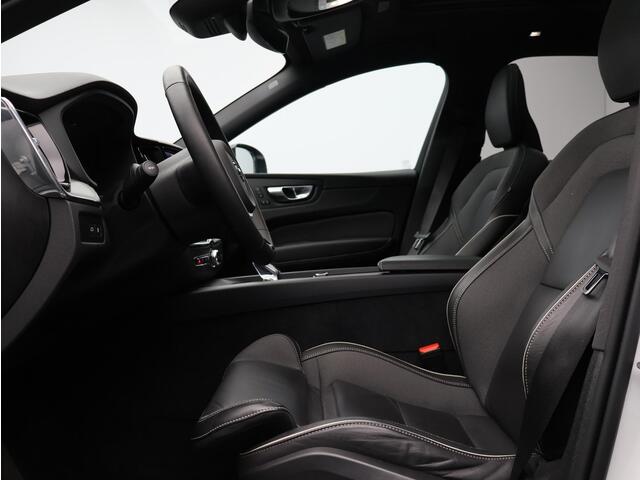 Volvo XC60 T6 AWD Plug-in hybrid Ultra Dark / Head up displ. / Harman Kardon / Stoel+stuur+achterbankverwarming