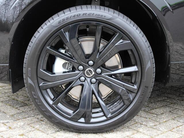 Volvo XC60 2.0 T8 Plug-in hybrid AWD Plus Black Edition Automaat / Panoramadak / 20" velgen / Privacy Glass / MY26