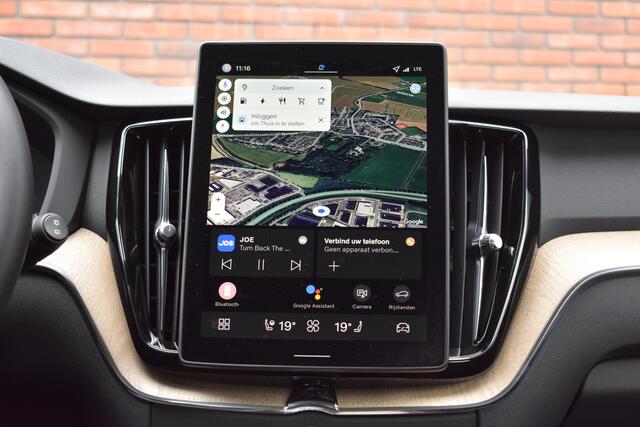 Volvo XC60 T6 350PK Plug-in hybrid AWD Plus Bright | Luchtvering | Head-Up Display | Trekhaak |