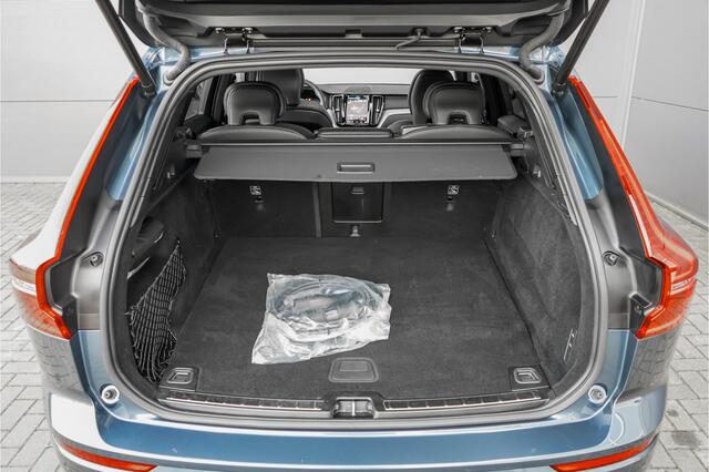 Volvo XC60 2.0 T8 Plug-in hybrid AWD Ultra Dark Pano Luchtvering H/K 21"