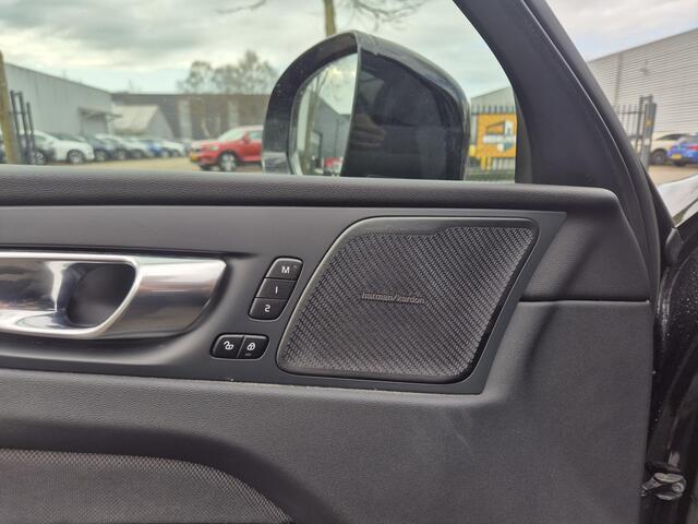 Volvo XC60 2.0 T8 Plug-in-hybrid AWD Polestar Engineered Trekhaak/Head-Up/BLIS etc.