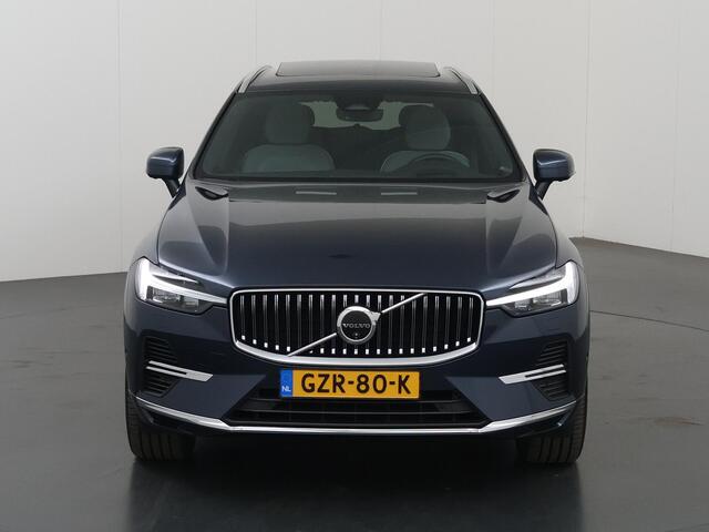 Volvo XC60 2.0 T8 Plug-in hybrid AWD Plus Bright | Panoramadak | Comfortstoelen | HUD | Harman/Kardon Audio | Ele. verstelbare stoelen + geheugen | 360 Camera | Apple CarPlay/Android Auto | Ele. wegklapbare trekhaak |