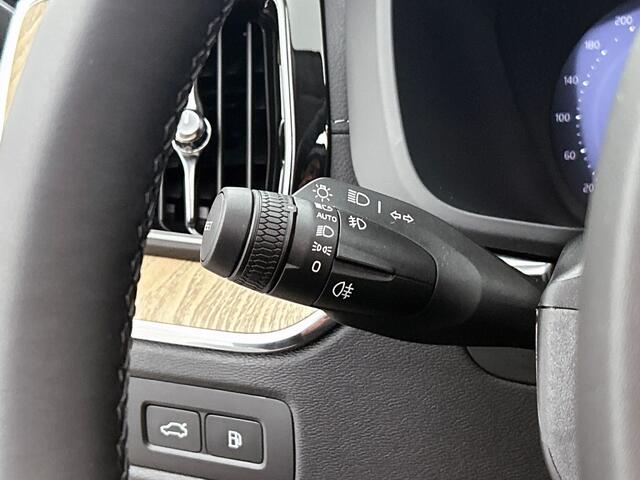 Volvo XC60 T8 Ultra Dark | HEICO SPORTIV | 22'' | Luchtvering | Head-up |