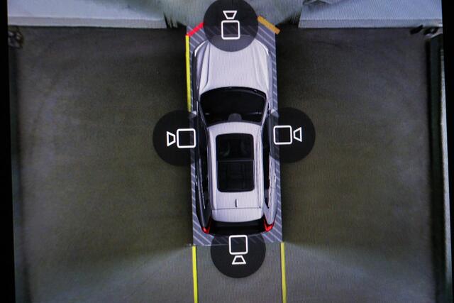 Volvo XC60 2.0 T6 Plug-in hybrid AWD R-Design | BOWER EN WILKINS | LUCHTVERING | HEAD UP | ACHTERBANKVERWARMING | 21"