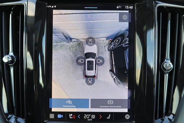 Volvo XC60 T6 Recharge AWD Ultra Dark - Panorama/schuifdak - IntelliSafe Assist & Surround - 360º Camera - Harman/Kardon audio - Adaptieve LED koplampen - Verwarmde voorstoelen, stuur & achterbank - Parkeersensoren voor & achter - Elektr. bedienb. voorstoelen met ge