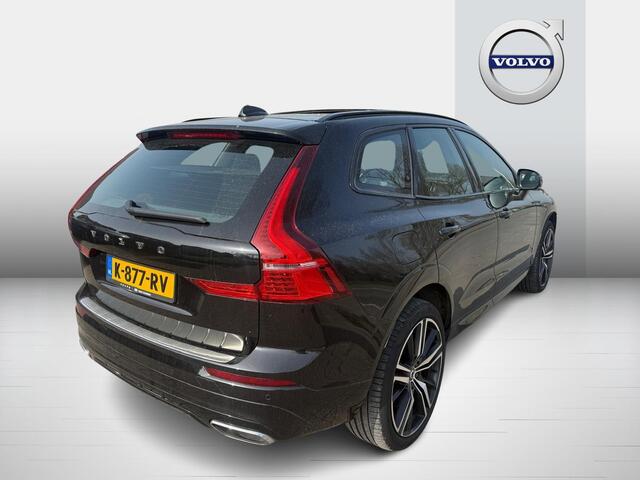 Volvo XC60 Recharge T6 AWD R-Design | Navigatie | Schuif-/Kanteldak | Head-Up Display | 360 Camera | Trekhaak | Adaptieve Cruise Control | Harman Kardon Audio | Stoel-/Stuurverwarming | Gelamineerd Glas Rondom | Park Assist | Memory | Elek. Stoelen | Zitverlenging |