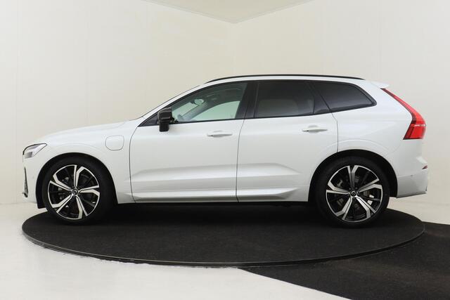 Volvo XC60 T6 PLUG-IN HYBRID AWD PLUS DARK -PANO.DAK|HARMAN/KARDON|GEVENT.LEDER|LUCHTVERING|HEAD-UP DISP.|360°CAM|ADAP.LED|TREKHAAK|21"
