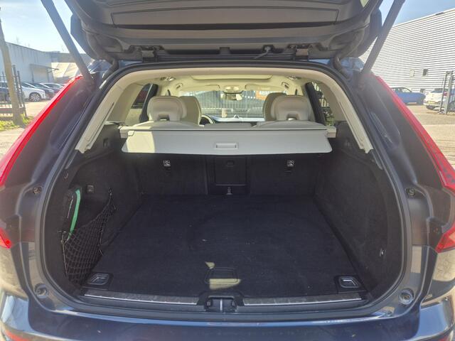 Volvo XC60 2.0 T6 Plug-in hybrid AWD Plus Bright Trekhaak/B&W/Adaptive etc.
