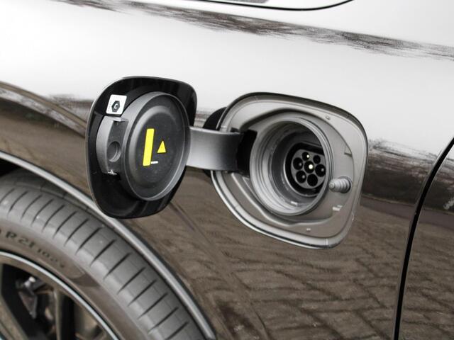 Volvo XC60 2.0 T6 Plug-in hybrid AWD Plus Black Edition Automaat / Privacy Glass / 21" velgen / Trekhaak / MY26