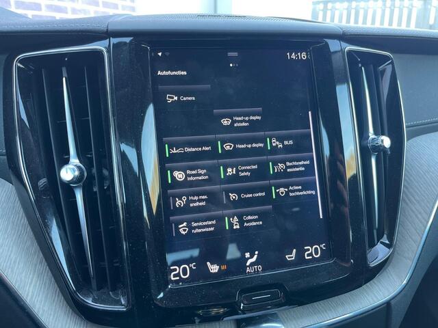 Volvo XC60 2.0 T8 Twin Engine AWD Inscription | Panorama dak | Trekhaak | Head-up display | 360° camera | Harman & Kardon | Adaptieve cruise control |