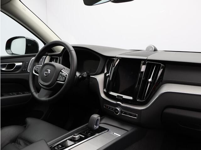 Volvo XC60 T6 350PK Plug-in hybrid AWD Ultimate Dark / Bowers & Wilkins / Luchtvering / Trekhaak / Head Up / Panoramisch Dak / Adaptieve Full Led / 360gr Camera /