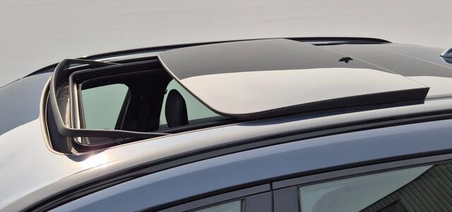 Volvo XC60 2.0 T6 PheV AWD Plus Black Edition Panoramadak - MY 2026 - 21" Wielen - Head up - Harman Kardon Audio - 360 Camera - Alarm - Climate - RG0R Interieur - Power seats met memory -Donkere hemel