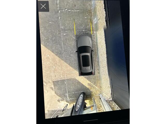 Volvo XC60 2.0 T6 Plug-in hybrid AWD Plus Black Edition 360 Camera / Extra getint glas / Elektrische stoelverst. / Harman Kardon Audio / Stoel- (v+a) en stuurverw. / New display