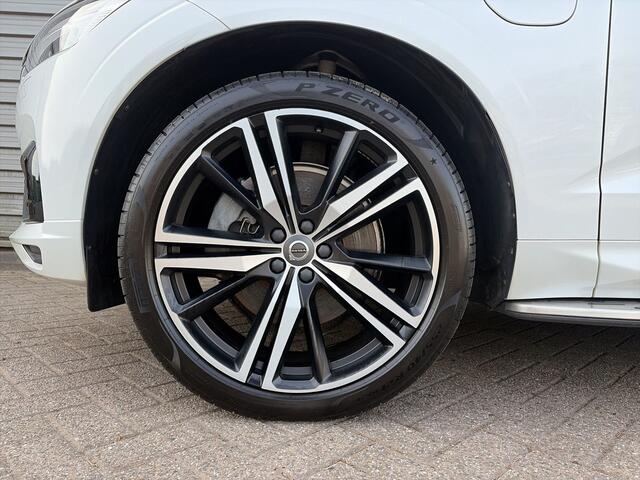 Volvo XC60 2.0 Recharge T6 AWD R-Design / 21 Velgen / Treeplanken / Sport stoelen /