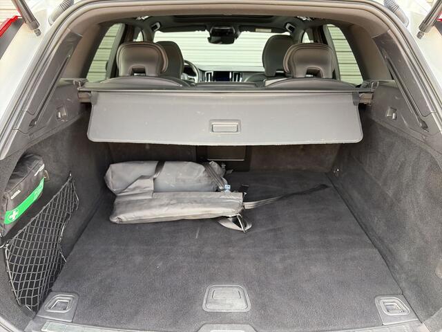 Volvo XC60 2.0 Recharge T6 AWD R-Design / 21 Velgen / Treeplanken / Sport stoelen /