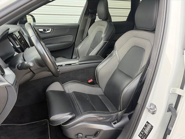 Volvo XC60 2.0 Recharge T6 AWD R-Design / 21 Velgen / Treeplanken / Sport stoelen /