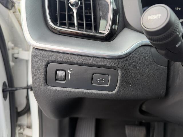 Volvo XC60 2.0 B4 R-Design Carplay/Leer/Camera Mild Hybrid