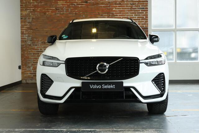 Volvo XC60 B5 Plus Dark | Semi Electrische Bedienbare Trekhaak | 1ste Eigenaar | Harman Kardon Premium Audio | Panoramadak | 20'' Lichtmetalen velgen | Elektrisch glazen schuifdak | Parkeercamera | Parkeersensoren voor + achter | Nappa Lederen bekleding |